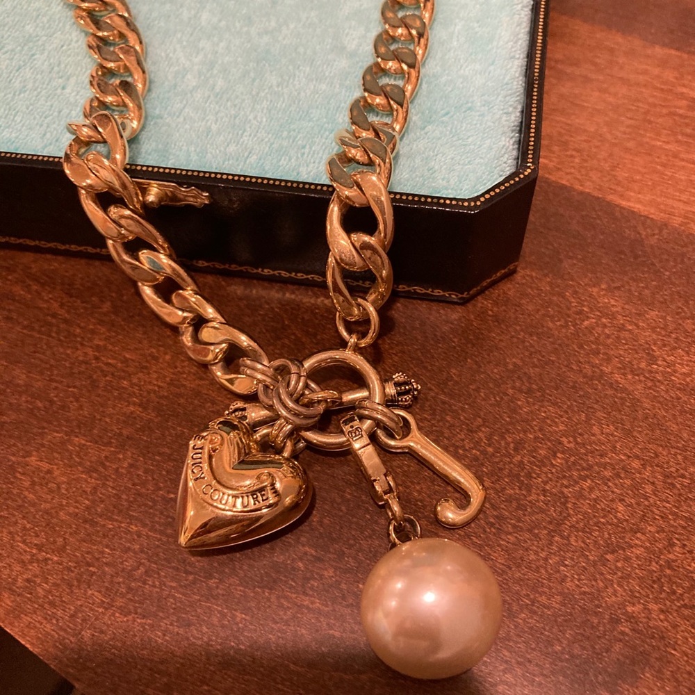 Juicy couture necklace